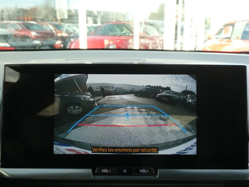 Photo 6 de l'offre de TOYOTA C-HR II 1.8 HYBRIDE 140 CVT 2WD DESIGN GPS 12.3 Camera JA18 Diam. Induction à 31450€ chez Mérignac auto