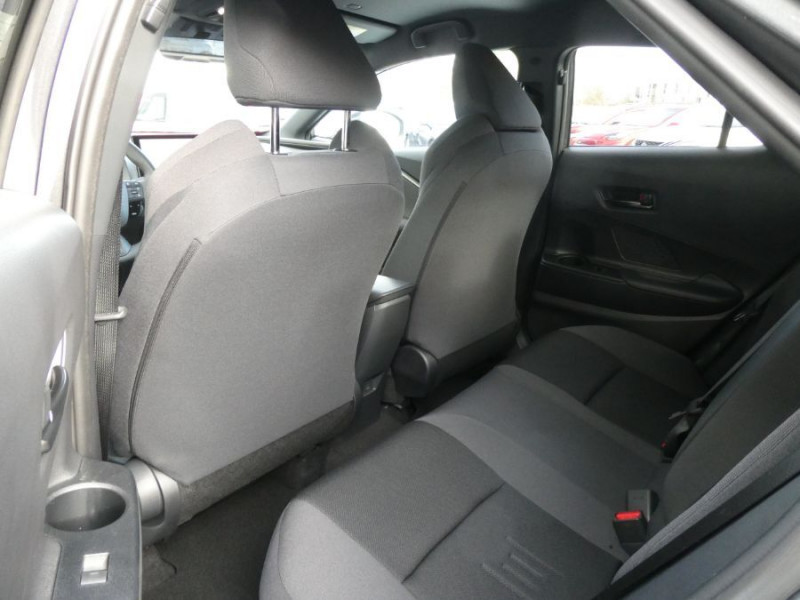 Photo 11 de l'offre de TOYOTA C-HR II 1.8 HYBRIDE 140 CVT 2WD DESIGN GPS 12.3 Camera JA18 Diam. Induction à 31450€ chez Mérignac auto