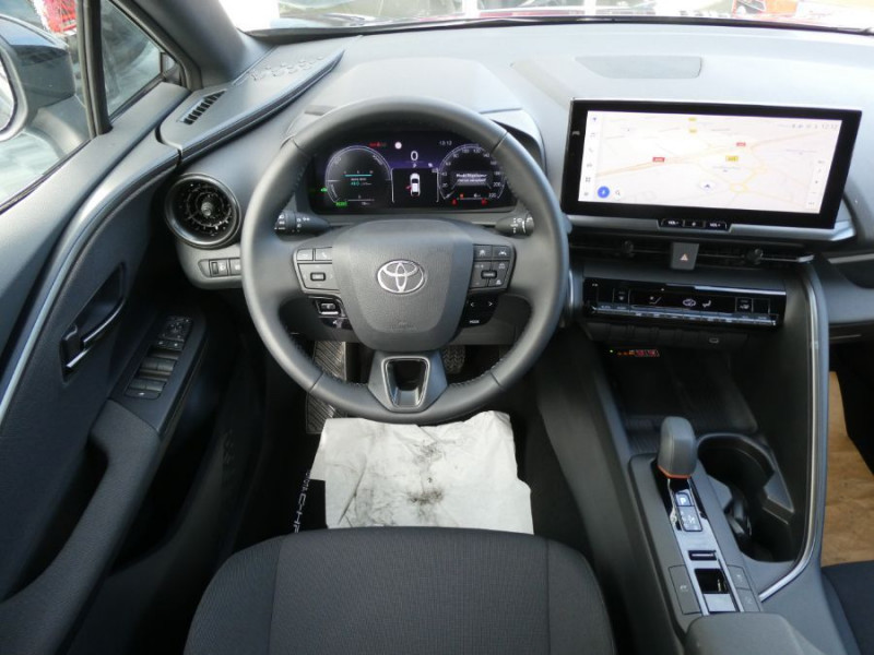 Photo 2 de l'offre de TOYOTA C-HR II 1.8 HYBRIDE 140 CVT 2WD DESIGN GPS 12.3 Camera JA18 Diam. Induction à 31450€ chez Mérignac auto