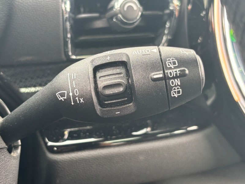 Photo 27 de l'offre de MINI CLUBMAN III ONE 102 BVM6 CANONBURY TOE GPS Camera à 21450€ chez Mérignac auto