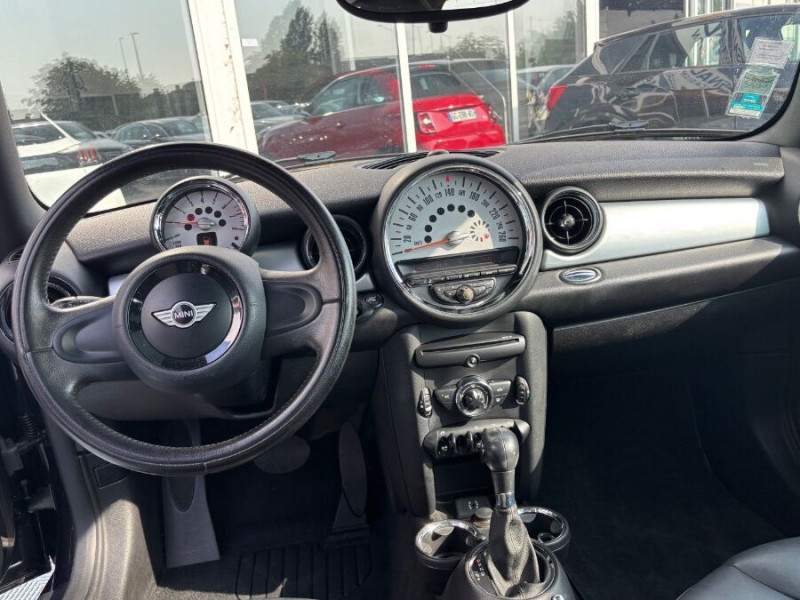 Photo 12 de l'offre de MINI MINI III ONE 1.6 98 BVA 3P CUIR TOIT Ouvrant Radars à 10890€ chez Mérignac auto