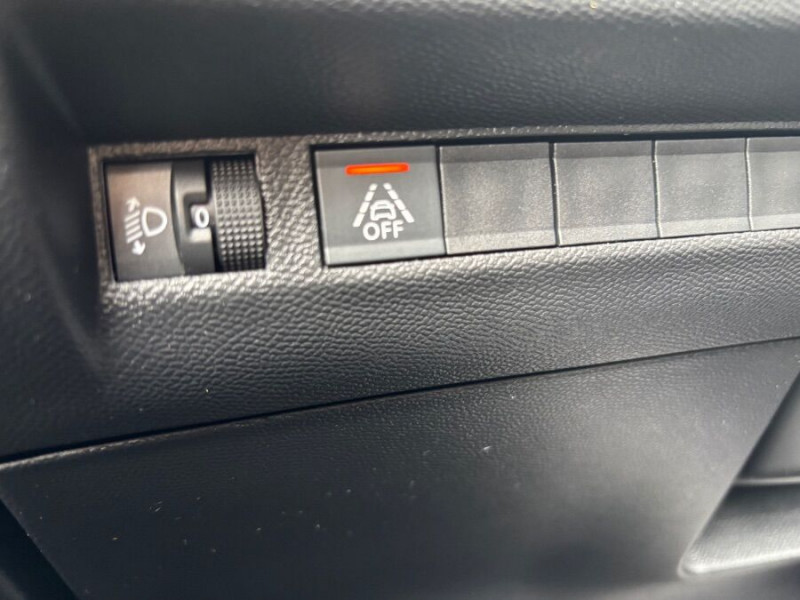 Photo 32 de l'offre de PEUGEOT 2008 II 1.5 BlueHDi 130 EAT8 ALLURE PACK GPS Camera à 22890€ chez Mérignac auto