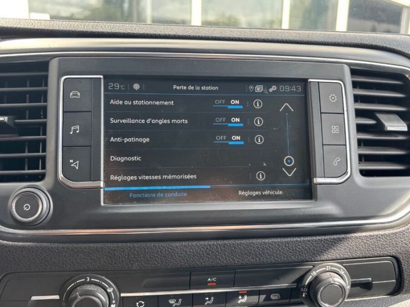 Photo 23 de l'offre de PEUGEOT EXPERT FOURGON 2.0 BlueHDi 180 EAT8 LONG L3 PREMIUM GPS 2Pte.Lat. Attel. 24950.H.T... à 24950€ chez Mérignac auto