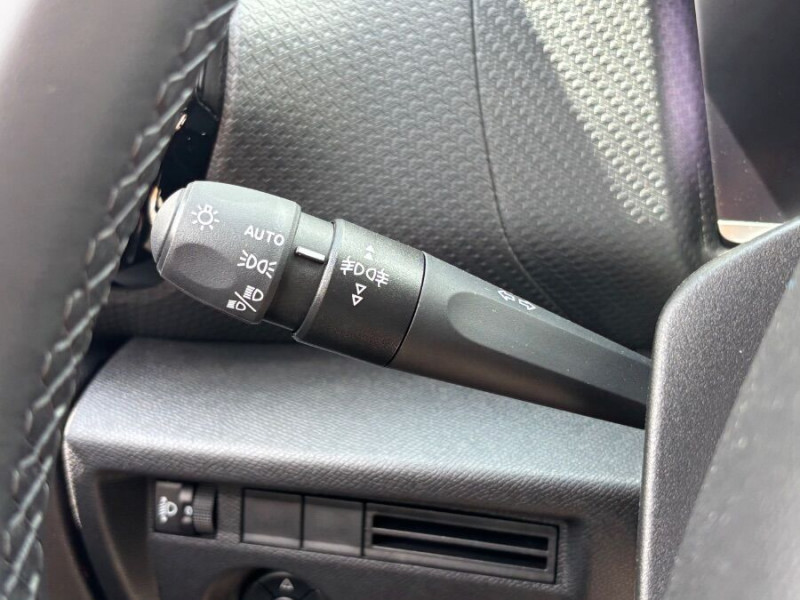 Photo 24 de l'offre de CITROEN C4 1.5 BlueHDi 130 EAT8 MAX Camera ADML JA18 à 26450€ chez Mérignac auto