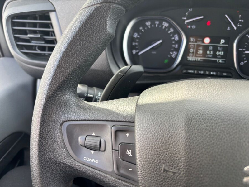 Photo 17 de l'offre de PEUGEOT EXPERT FOURGON 2.0 BlueHDi 180 EAT8 LONG L3 PREMIUM GPS 2Pte.Lat. Attel. 24950.H.T... à 24950€ chez Mérignac auto