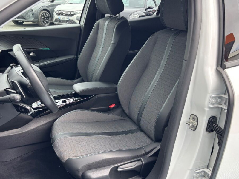 Photo 5 de l'offre de PEUGEOT 2008 II 1.5 BlueHDi 130 EAT8 ALLURE PACK GPS Camera à 22890€ chez Mérignac auto
