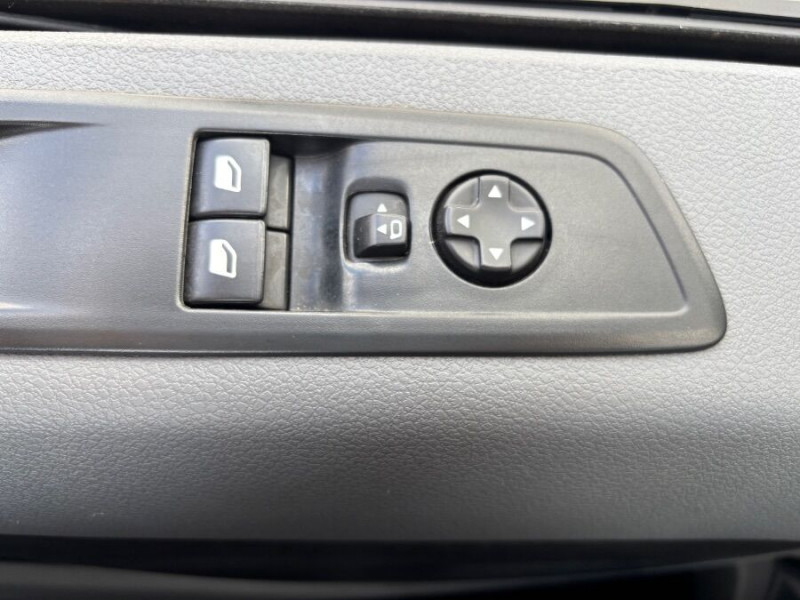 Photo 15 de l'offre de PEUGEOT EXPERT FOURGON 2.0 BlueHDi 180 EAT8 LONG L3 PREMIUM GPS 2Pte.Lat. Attel. 24950.H.T... à 24950€ chez Mérignac auto