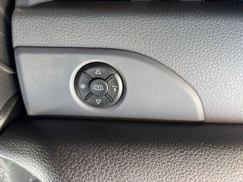 Photo 16 de l'offre de PEUGEOT EXPERT FOURGON 2.0 BlueHDi 180 EAT8 LONG L3 PREMIUM GPS 2Pte.Lat. Attel. 24950.H.T... à 24950€ chez Mérignac auto