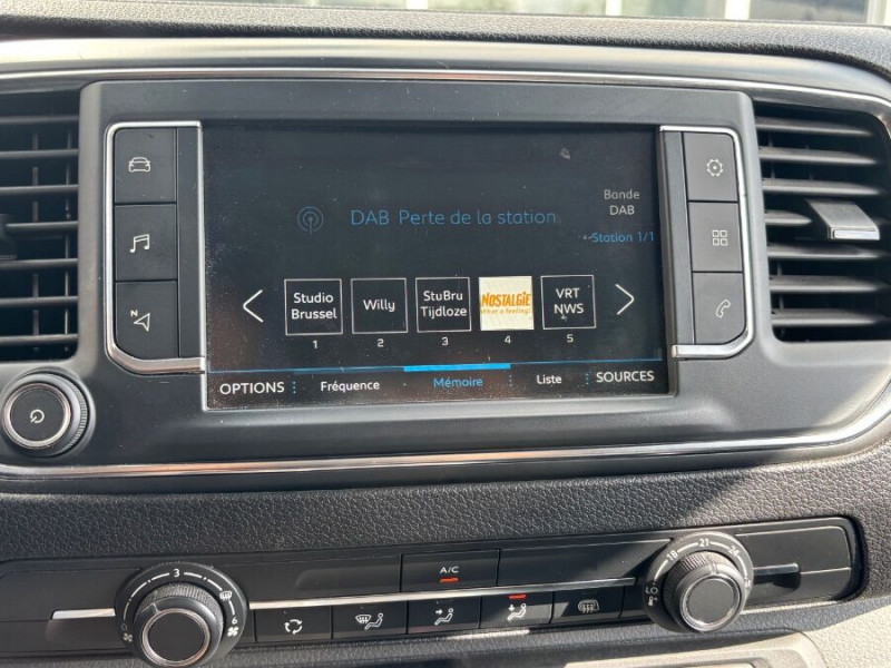 Photo 24 de l'offre de PEUGEOT EXPERT FOURGON 2.0 BlueHDi 180 EAT8 LONG L3 PREMIUM GPS 2Pte.Lat. Attel. 24950.H.T... à 24950€ chez Mérignac auto