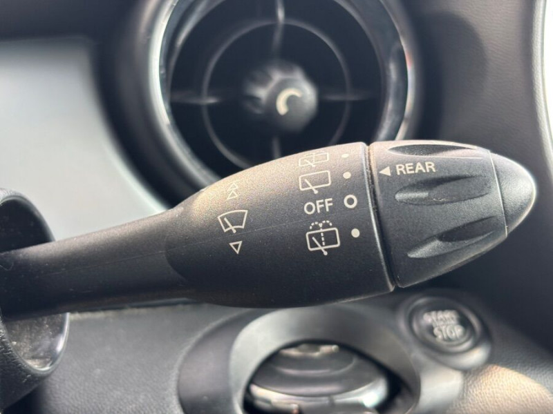 Photo 18 de l'offre de MINI MINI III ONE 1.6 98 BVA 3P CUIR TOIT Ouvrant Radars à 10890€ chez Mérignac auto