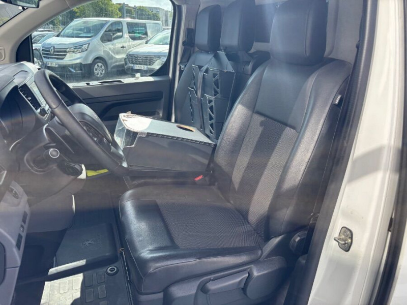 Photo 4 de l'offre de PEUGEOT EXPERT FOURGON 2.0 BlueHDi 180 EAT8 LONG L3 PREMIUM GPS 2Pte.Lat. Attel. 24950.H.T... à 24950€ chez Mérignac auto