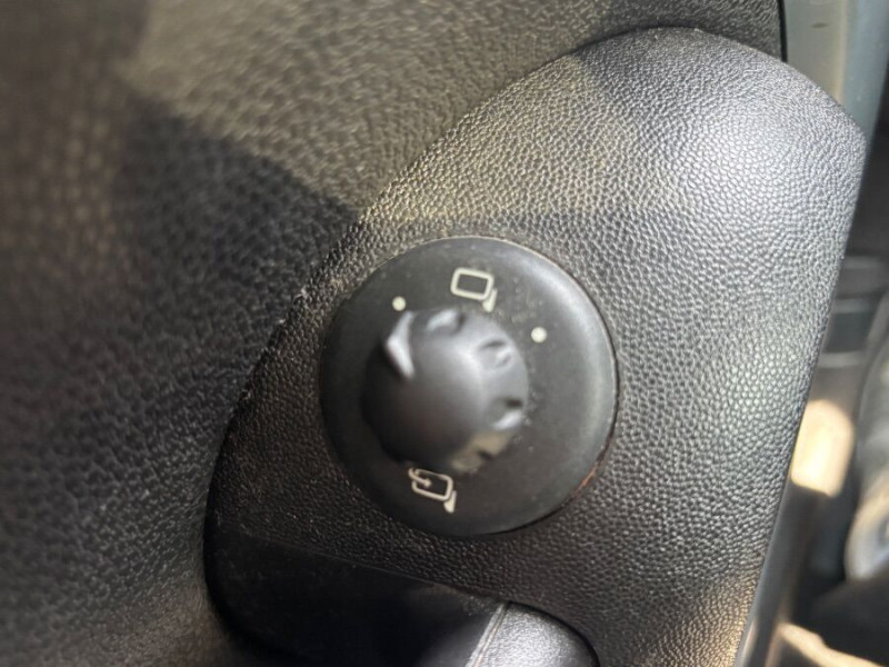 Photo 16 de l'offre de MINI MINI III ONE 1.6 98 BVA 3P CUIR TOIT Ouvrant Radars à 10890€ chez Mérignac auto