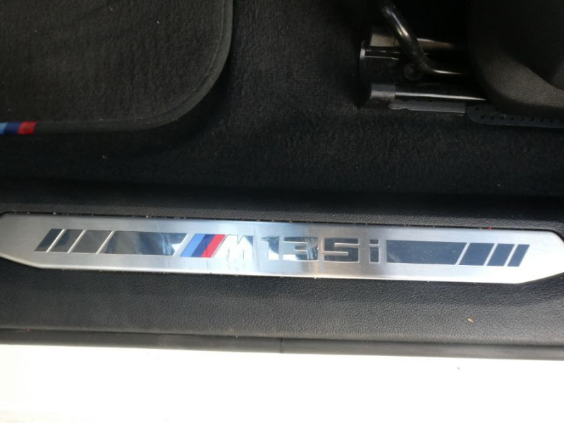 Photo 39 de l'offre de BMW SERIE 1 M135i 306cv XDRIVE M SPORT Pack Ext. M Echapp. Titane Française à 39950€ chez Mérignac auto