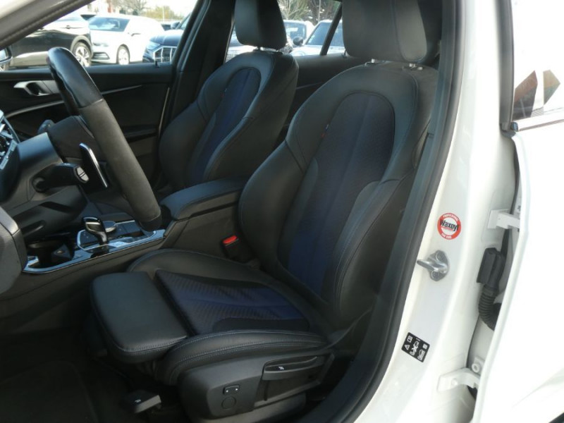 Photo 5 de l'offre de BMW SERIE 1 M135i 306cv XDRIVE M SPORT Pack Ext. M Echapp. Titane Française à 39950€ chez Mérignac auto