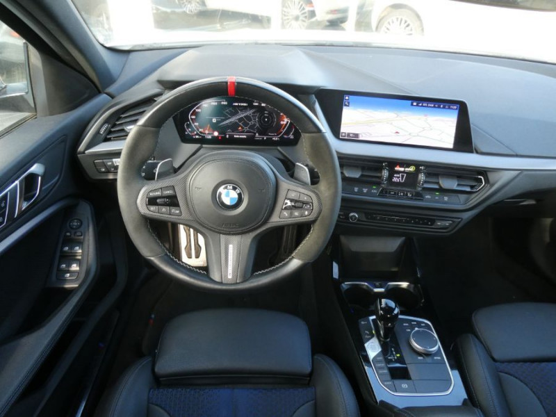 Photo 4 de l'offre de BMW SERIE 1 M135i 306cv XDRIVE M SPORT Pack Ext. M Echapp. Titane Française à 39950€ chez Mérignac auto
