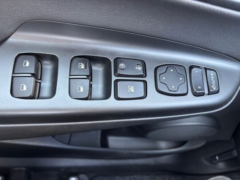 Photo 23 de l'offre de HYUNDAI KONA 1.6 HYBRID 141DCT-6 EXECUTIVE CUIR SE Camera JA18 à 20950€ chez Mérignac auto