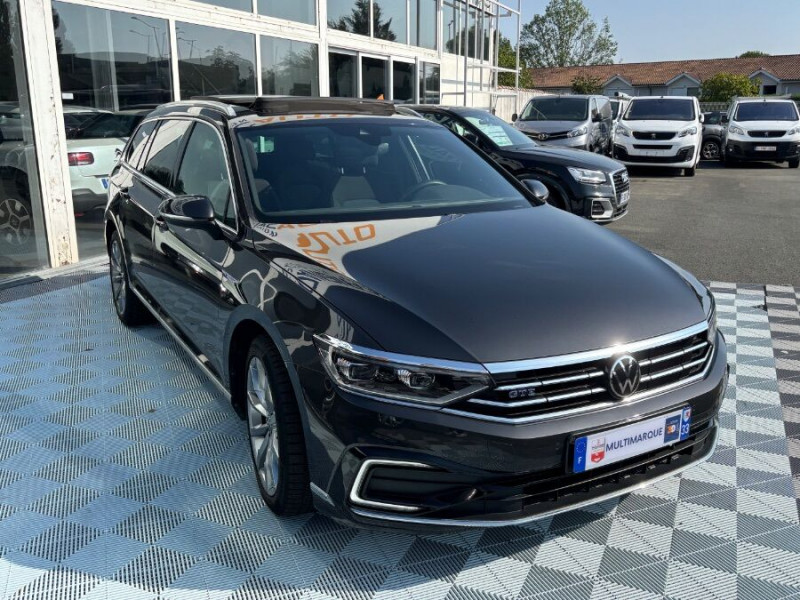 Photo 2 de l'offre de VOLKSWAGEN PASSAT SW VIII 1.4 TSI 218 HYBRID Rechargeable GTE TOE JA18 Hayon EL. Attel à 26490€ chez Mérignac auto