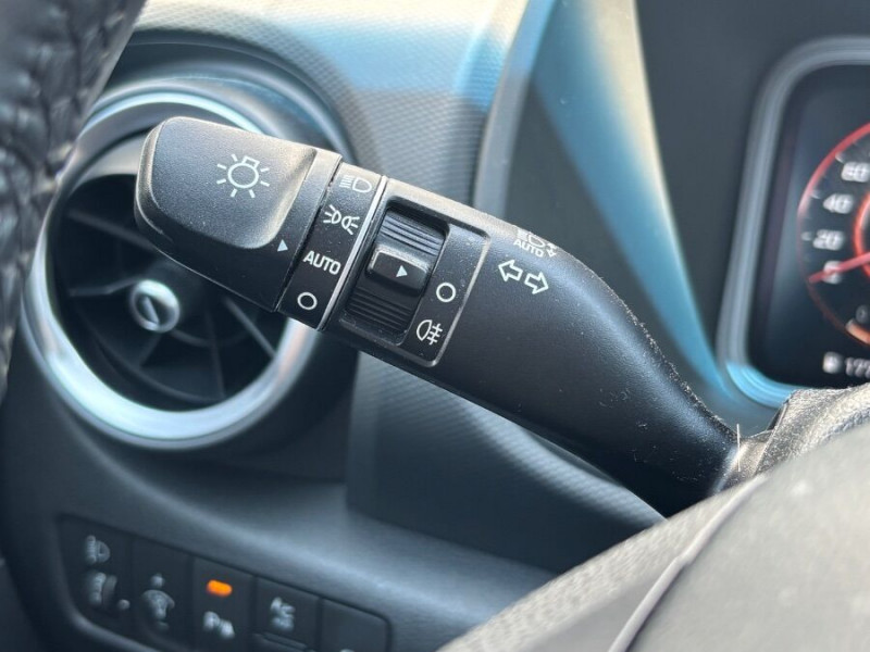 Photo 26 de l'offre de HYUNDAI KONA 1.6 HYBRID 141DCT-6 EXECUTIVE CUIR SE Camera JA18 à 20950€ chez Mérignac auto