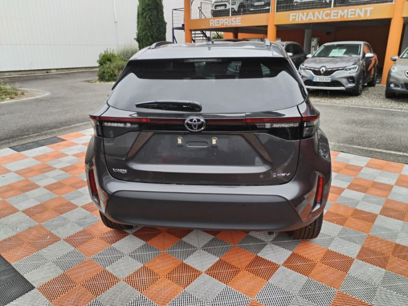 Photo 7 de l'offre de TOYOTA YARIS CROSS 1.5 HYBRIDE 116H BVA DESIGN SC JA17 Camera Key Less ACC à 27490€ chez Mérignac auto