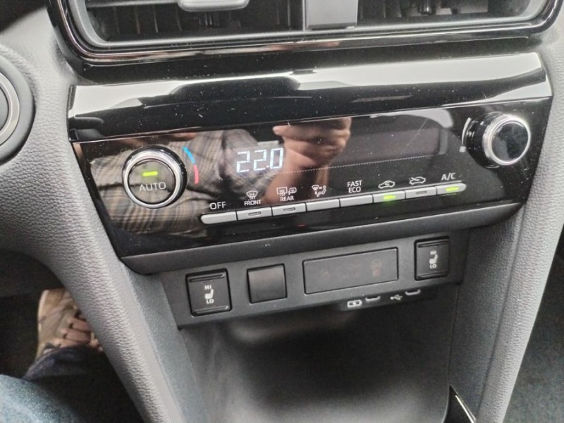 Photo 21 de l'offre de TOYOTA YARIS CROSS 1.5 HYBRIDE 116H BVA DESIGN SC JA17 Camera Key Less ACC à 27490€ chez Mérignac auto