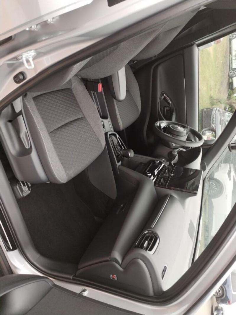 Photo 28 de l'offre de TOYOTA YARIS CROSS 1.5 HYBRIDE 116H BVA DESIGN SC JA17 Camera Key Less ACC à 27490€ chez Mérignac auto
