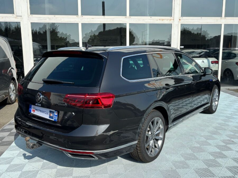 Photo 3 de l'offre de VOLKSWAGEN PASSAT SW VIII 1.4 TSI 218 HYBRID Rechargeable GTE TOE JA18 Hayon EL. Attel à 26490€ chez Mérignac auto