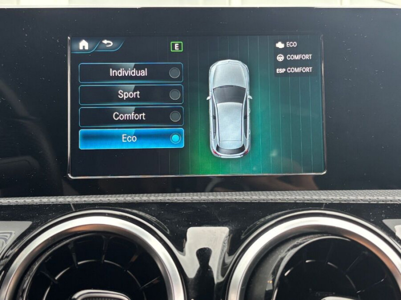 Photo 22 de l'offre de MERCEDES-BENZ CLASSE A 180 AMG LINE 7G-DCT Camera LED SC à 25450€ chez Mérignac auto