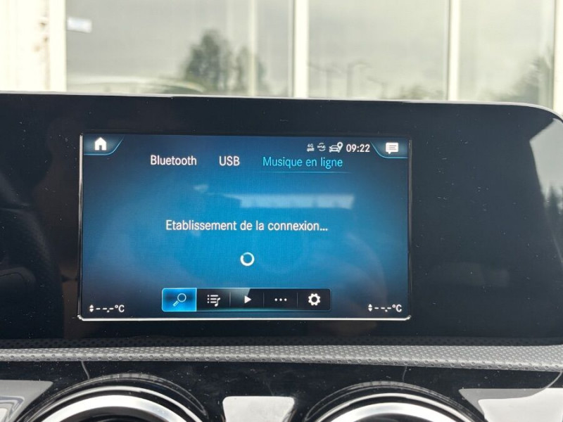 Photo 18 de l'offre de MERCEDES-BENZ CLASSE A 180 AMG LINE 7G-DCT Camera LED SC à 25450€ chez Mérignac auto