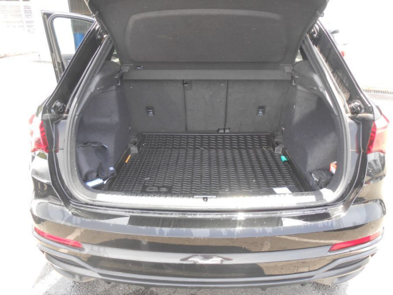 Photo 6 de l'offre de AUDI Q3 35 TFSI 150 BVM6 S LINE Camera Hayon EL. 1ère Main à 28950€ chez Mérignac auto