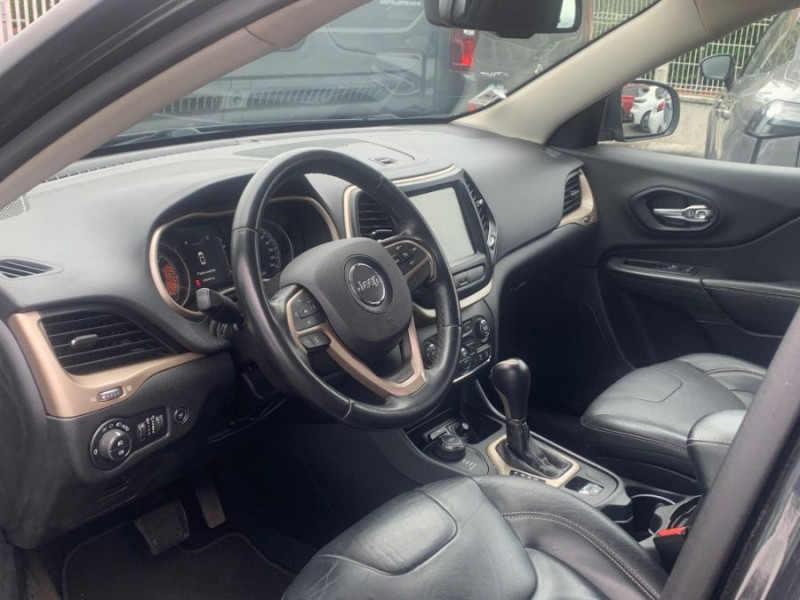 Photo 4 de l'offre de JEEP CHEROKEE 2.2 MultiJet 185 BVA 4WD LONGITUDE EXECUTIVE Active Drive CUIR Attel. à 17950€ chez Mérignac auto