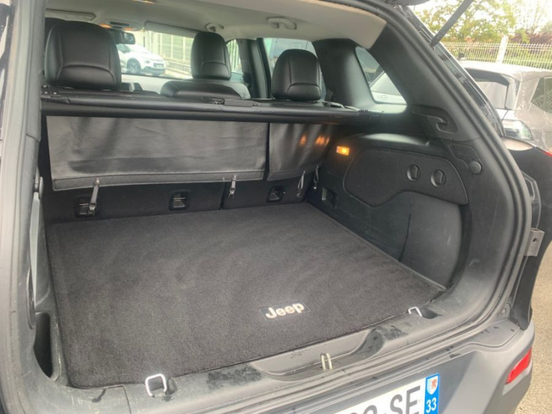 Photo 9 de l'offre de JEEP CHEROKEE 2.2 MultiJet 185 BVA 4WD LONGITUDE EXECUTIVE Active Drive CUIR Attel. à 17950€ chez Mérignac auto