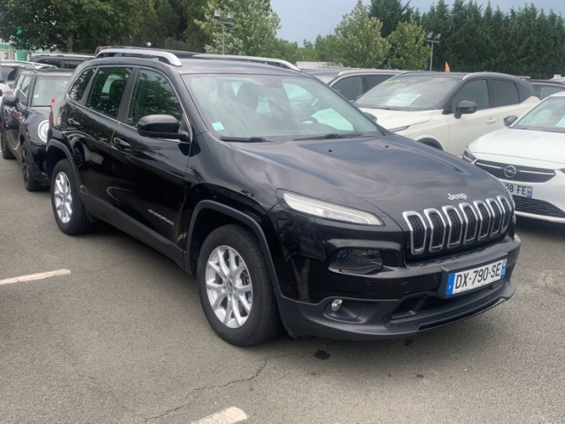 Photo 2 de l'offre de JEEP CHEROKEE 2.2 MultiJet 185 BVA 4WD LONGITUDE EXECUTIVE Active Drive CUIR Attel. à 17950€ chez Mérignac auto