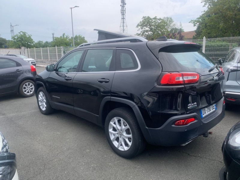 Photo 8 de l'offre de JEEP CHEROKEE 2.2 MultiJet 185 BVA 4WD LONGITUDE EXECUTIVE Active Drive CUIR Attel. à 17950€ chez Mérignac auto
