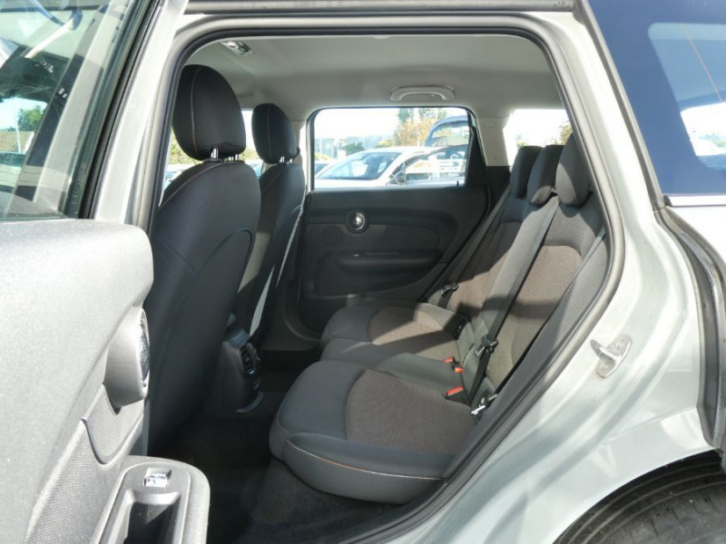 Photo 15 de l'offre de MINI CLUBMAN III ONE D 116 BVA Nv GPS Radars Clim Auto Suivi Complet à 21490€ chez Mérignac auto