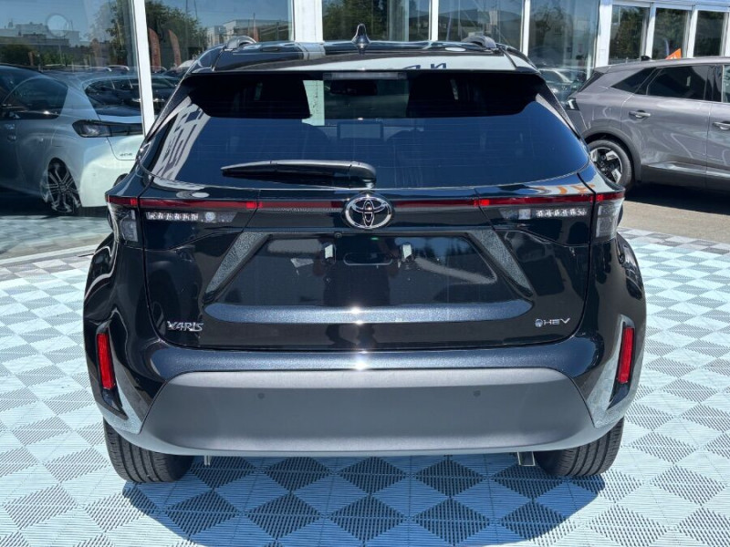 Photo 9 de l'offre de TOYOTA YARIS CROSS 1.5 HYBRIDE 116H BVA DESIGN SC JA17 Camera Key Less ACC à 27490€ chez Mérignac auto