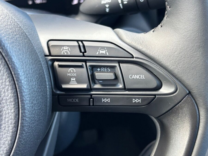 Photo 22 de l'offre de TOYOTA YARIS CROSS 1.5 HYBRIDE 116H BVA DESIGN SC JA17 Camera Key Less ACC à 27490€ chez Mérignac auto