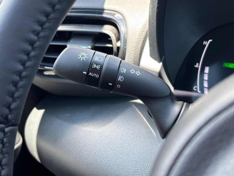 Photo 19 de l'offre de TOYOTA YARIS CROSS 1.5 HYBRIDE 116H BVA DESIGN SC JA17 Camera Key Less ACC à 27490€ chez Mérignac auto