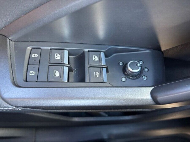 Photo 28 de l'offre de AUDI Q3 35 TFSI 150 BVM6 S LINE Camera Hayon EL. 1ère Main à 28950€ chez Mérignac auto