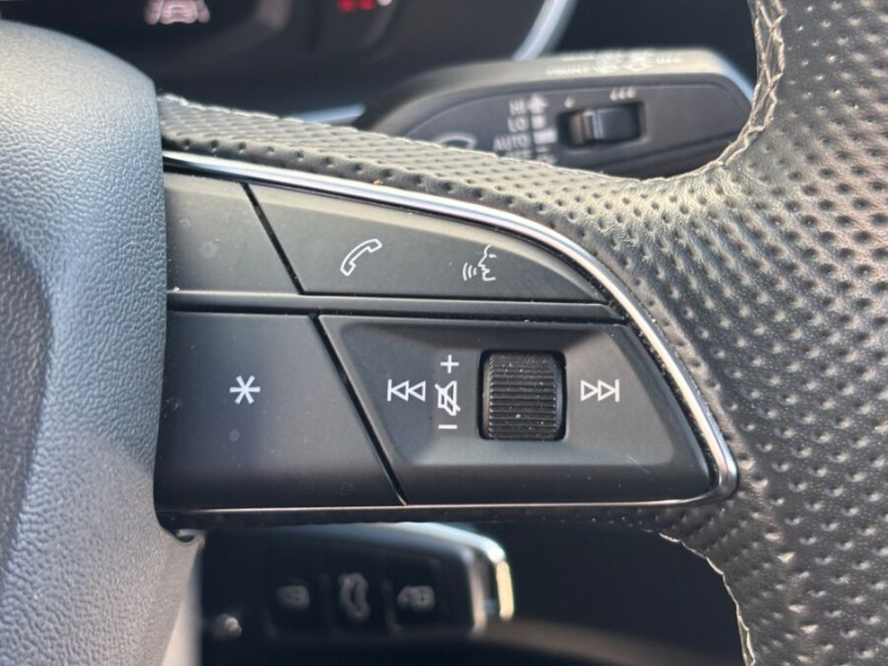 Photo 35 de l'offre de AUDI Q3 35 TFSI 150 BVM6 S LINE Camera Hayon EL. 1ère Main à 28950€ chez Mérignac auto