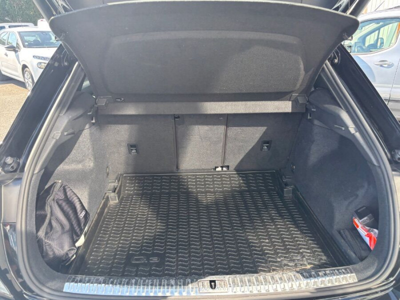 Photo 16 de l'offre de AUDI Q3 35 TFSI 150 BVM6 S LINE Camera Hayon EL. 1ère Main à 28950€ chez Mérignac auto