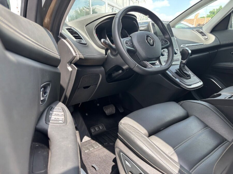 Photo 13 de l'offre de RENAULT GRAND SCENIC IV 1.6 DCi 160 BVA BOSE EDITION CUIR Attel. 7PL à 23450€ chez Mérignac auto