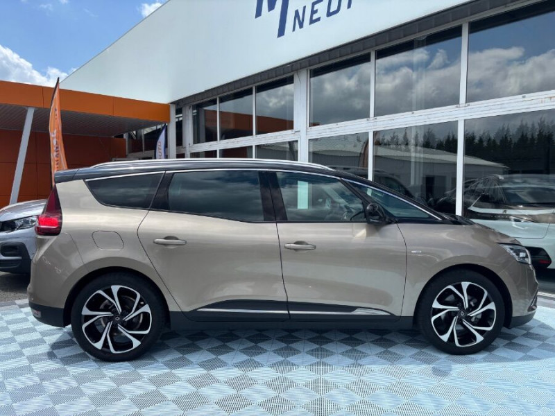 Photo 10 de l'offre de RENAULT GRAND SCENIC IV 1.6 DCi 160 BVA BOSE EDITION CUIR Attel. 7PL à 23450€ chez Mérignac auto