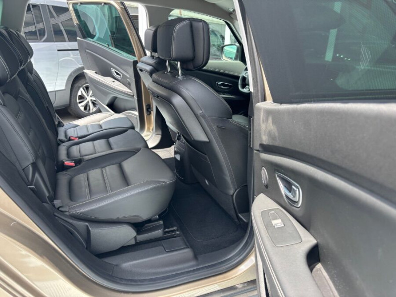Photo 15 de l'offre de RENAULT GRAND SCENIC IV 1.6 DCi 160 BVA BOSE EDITION CUIR Attel. 7PL à 23450€ chez Mérignac auto