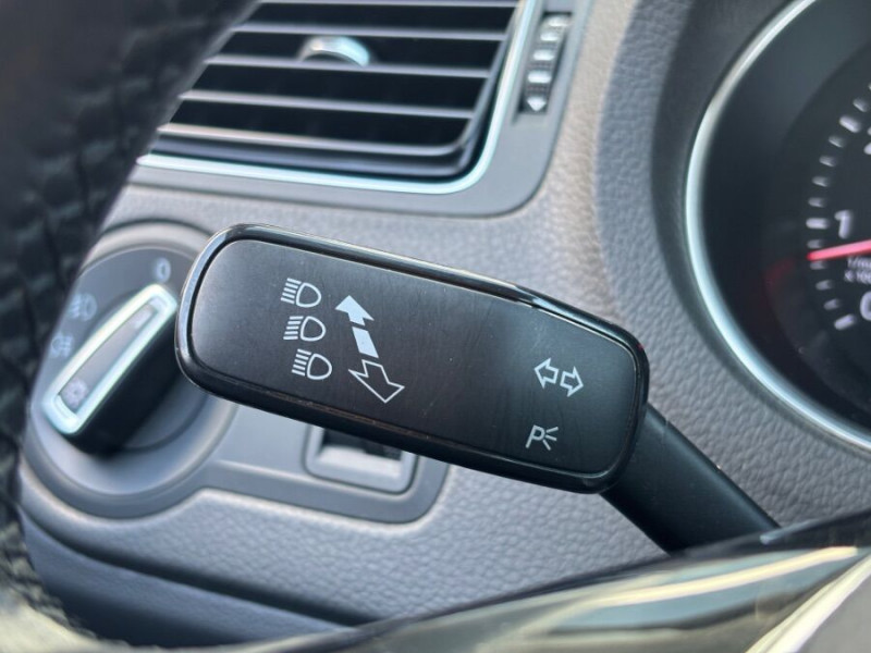 Photo 27 de l'offre de VOLKSWAGEN POLO V 1.2 TSI 110 BVM6 CARAT GPS Radars App Connect à 12950€ chez Mérignac auto
