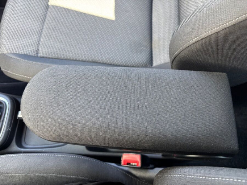Photo 32 de l'offre de VOLKSWAGEN POLO V 1.2 TSI 110 BVM6 CARAT GPS Radars App Connect à 12950€ chez Mérignac auto