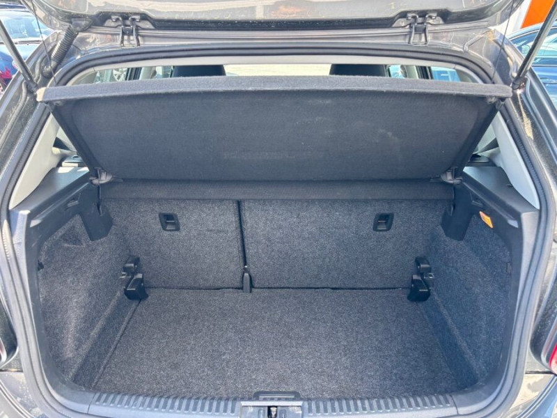 Photo 18 de l'offre de VOLKSWAGEN POLO V 1.2 TSI 110 BVM6 CARAT GPS Radars App Connect à 12950€ chez Mérignac auto