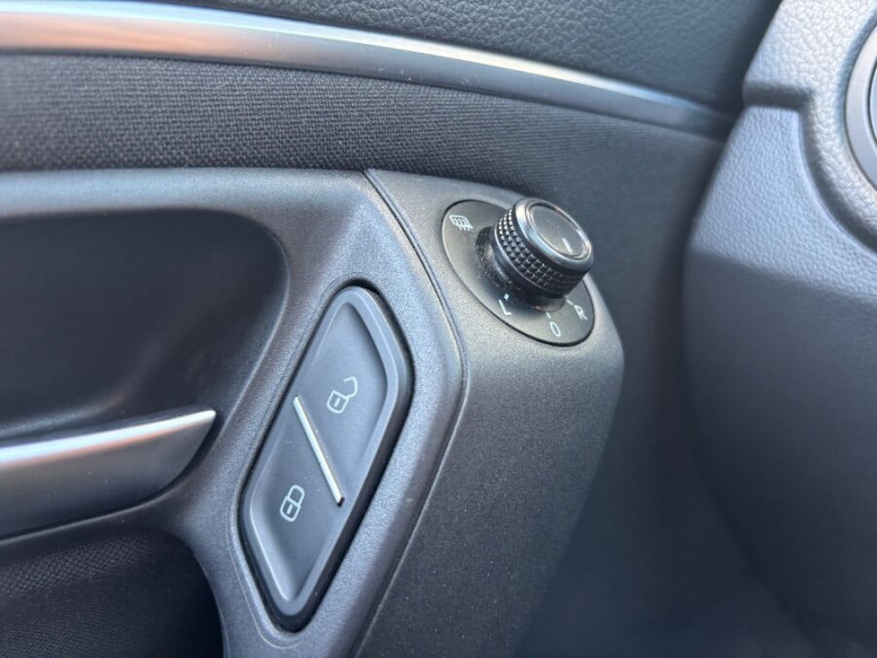 Photo 25 de l'offre de VOLKSWAGEN POLO V 1.2 TSI 110 BVM6 CARAT GPS Radars App Connect à 12950€ chez Mérignac auto