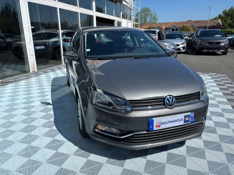 Photo 2 de l'offre de VOLKSWAGEN POLO V 1.2 TSI 110 BVM6 CARAT GPS Radars App Connect à 12950€ chez Mérignac auto