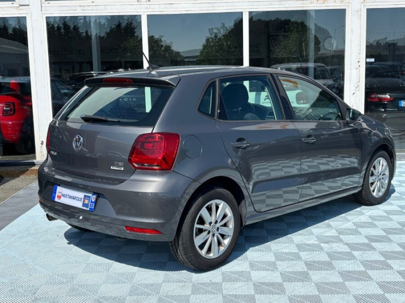 Photo 3 de l'offre de VOLKSWAGEN POLO V 1.2 TSI 110 BVM6 CARAT GPS Radars App Connect à 12950€ chez Mérignac auto
