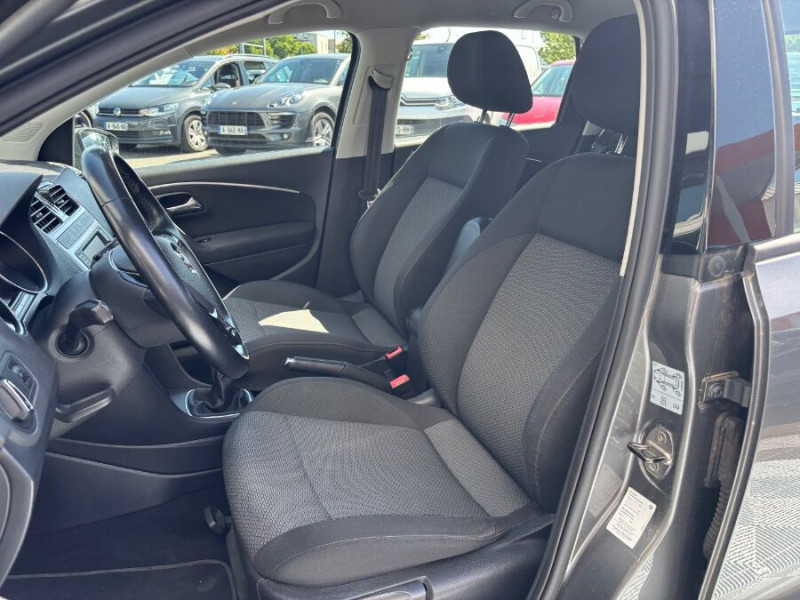 Photo 5 de l'offre de VOLKSWAGEN POLO V 1.2 TSI 110 BVM6 CARAT GPS Radars App Connect à 12950€ chez Mérignac auto